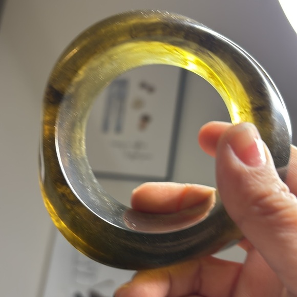 Bold Green and Black Resin Chunky Retro Vintage Bangle - Picture 7 of 7